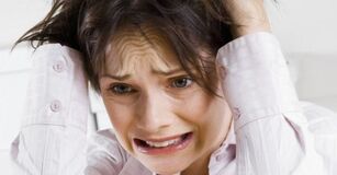 Pojawienie się bólu u kobiety z powodu stresu