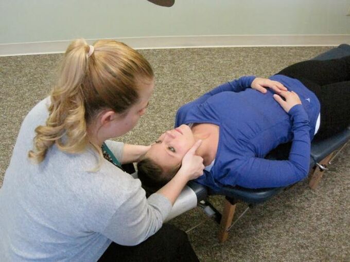masaż kręgosłupa szyjnego jest wymagany w przypadku osteochondrozy