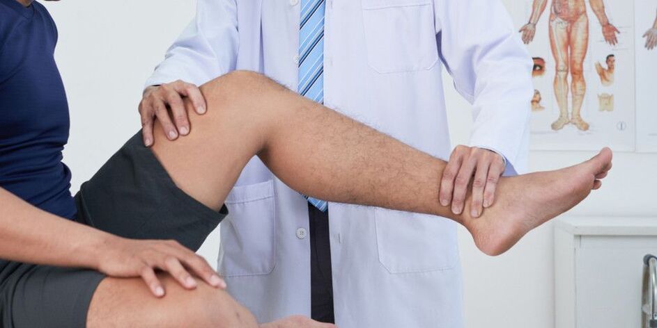 badanie kolana lekarza